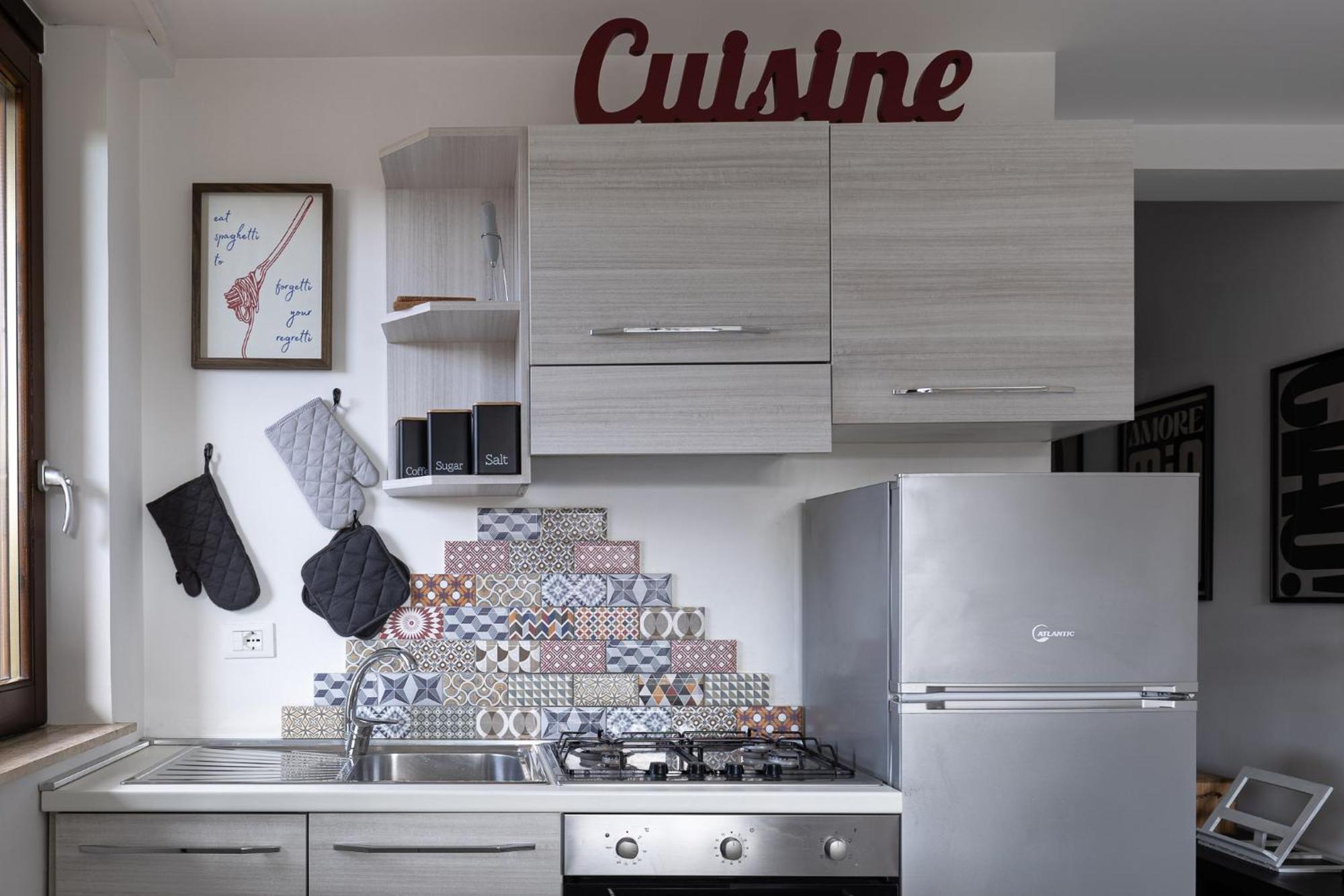 Radio Guest House Intero Appartamento Moderno A Trastevere Roma Ngoại thất bức ảnh
